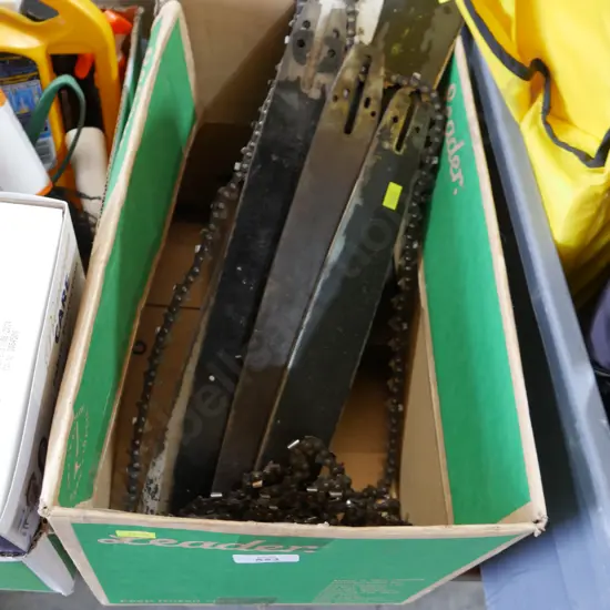 Chainsaw guide bars and saw chains