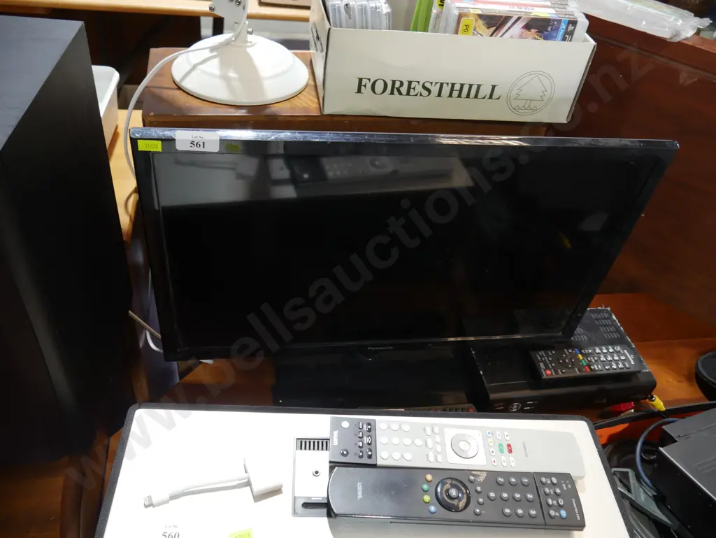Panasonic 24-in TV and Freeview box Image 1++
