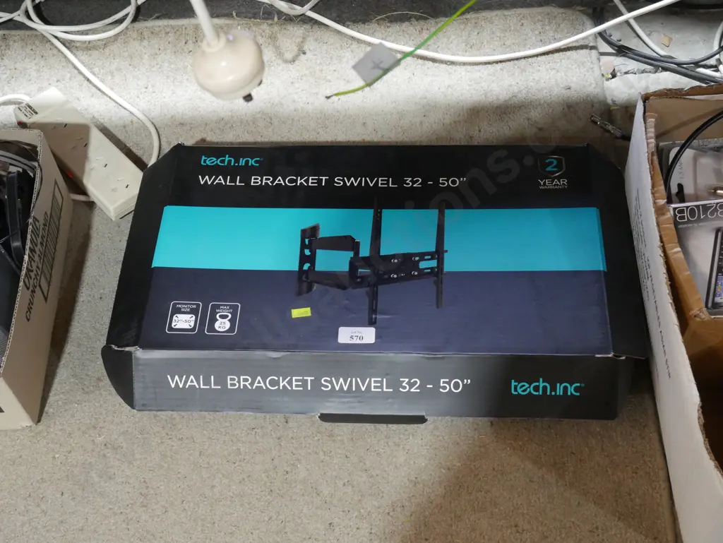 Swivel TV wall bracket 32 to 50 inch Image 1++