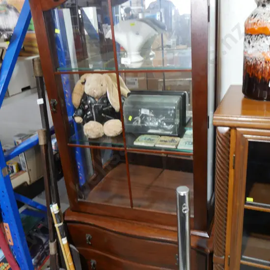 Display cabinet