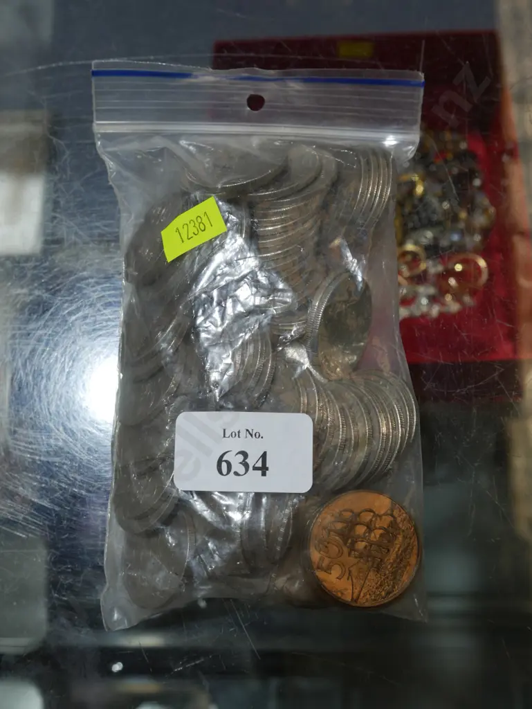 New Zealand 50 cent pieces Image 1++