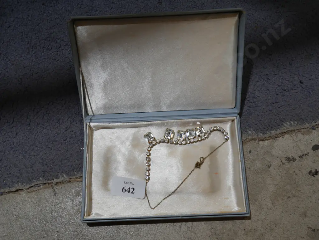 Necklace Image 1++