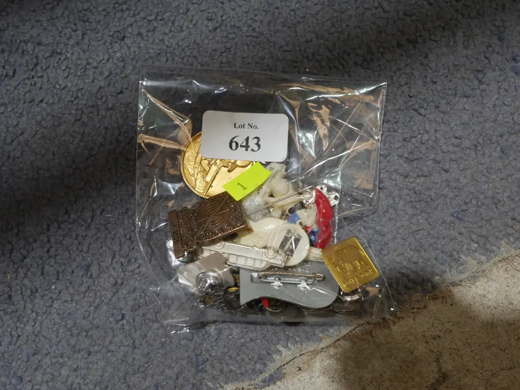 Assorted badges etc Image 1++