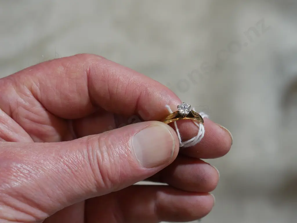 18 carat diamond Solitaire ring valuation $5300 Image 1++