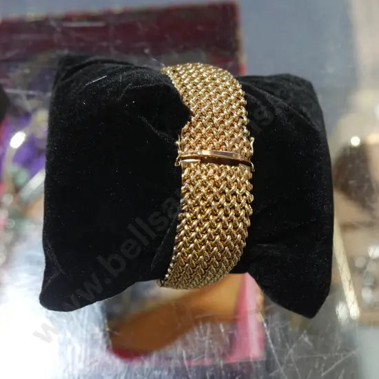 9 carat gold bracelet valuation $13,000
