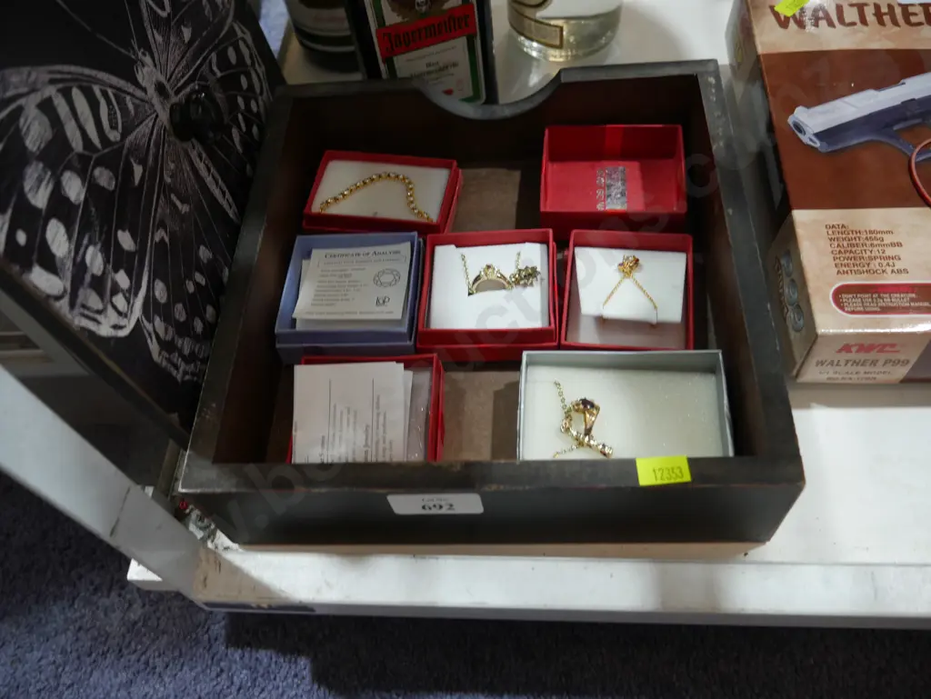Assorted jewellery Image 1++