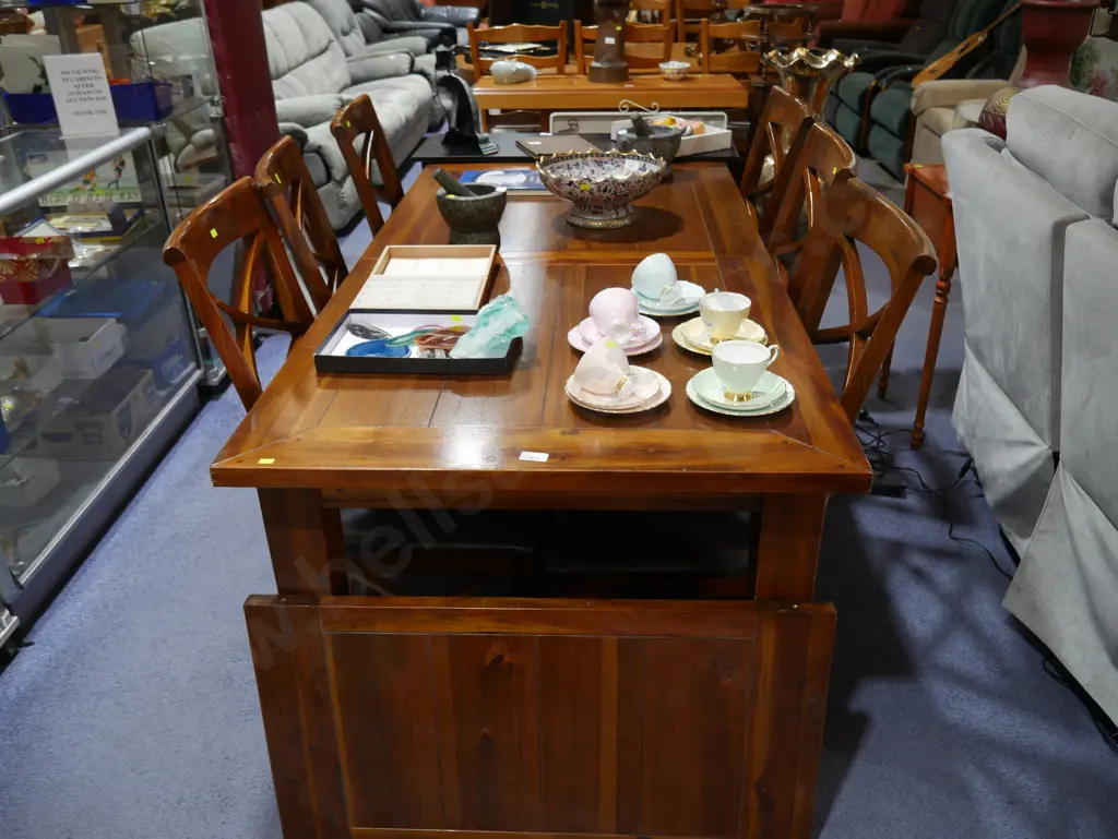 Extendable dining table and six chairs Image 1++