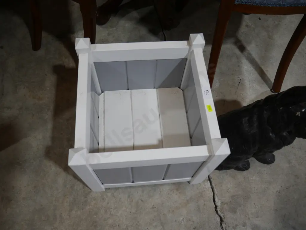 Plant holder Image 1++
