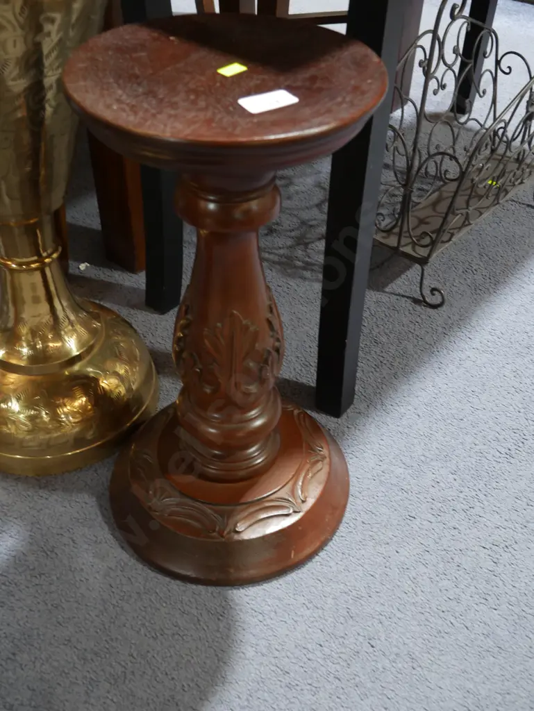 Wooden plant stand Image 1++