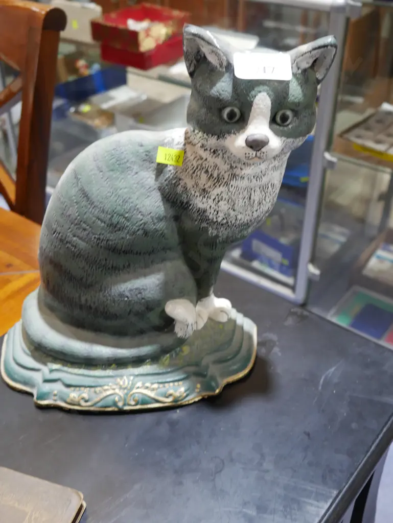 Cast cat door stop Image 1++