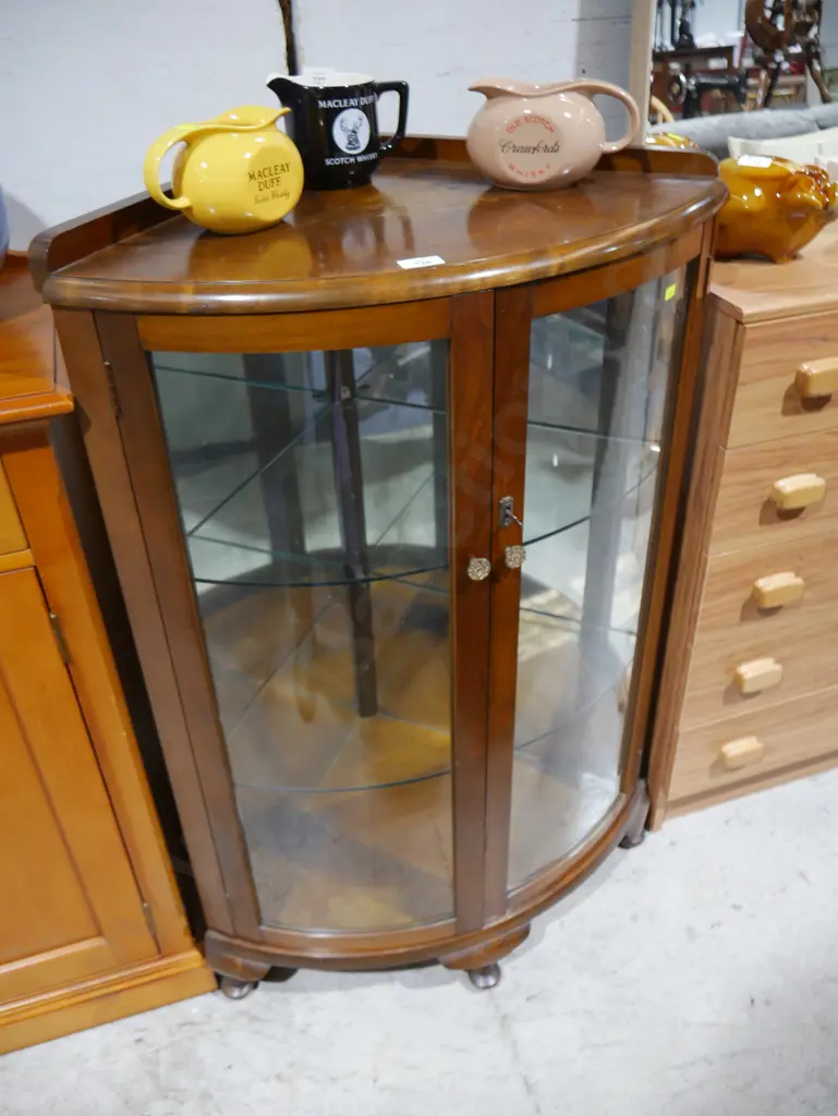Corner display case Image 1++