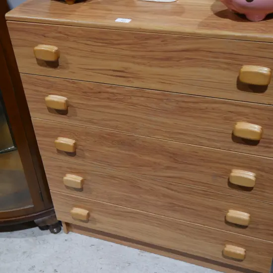 Chest of drawers