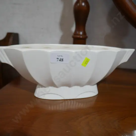 Crown Lynn vase
