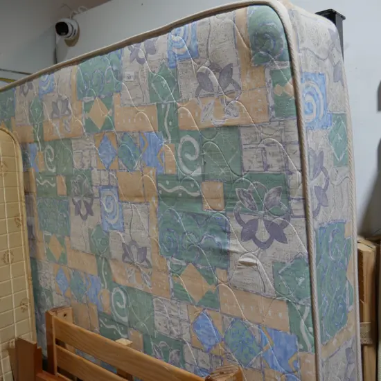 Queen slat bed