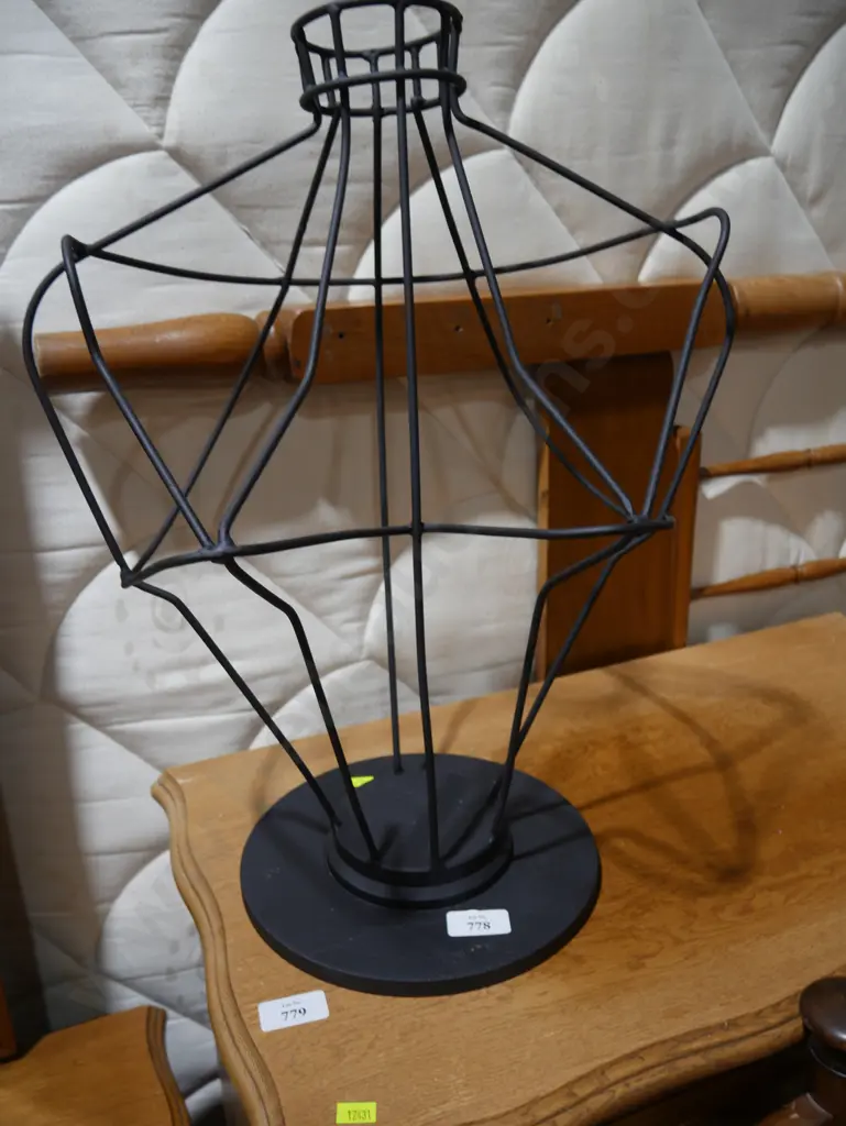 Wire torso Image 1++