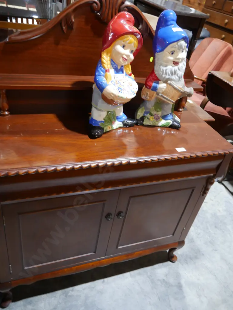 Sideboard Image 1++