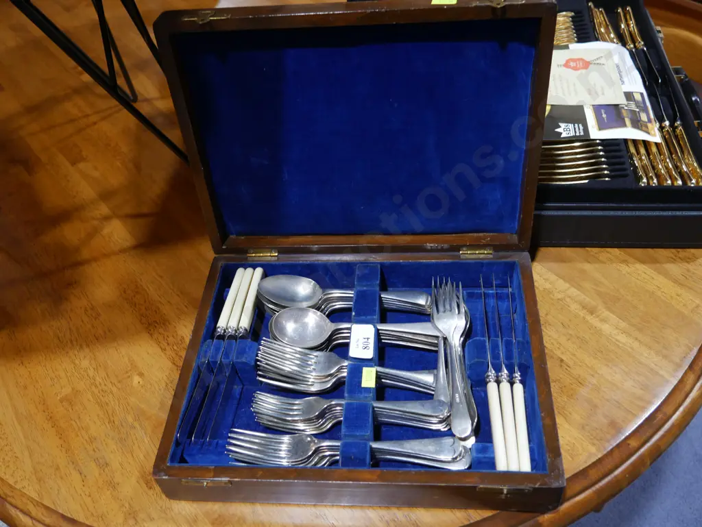 Cutlery set Image 1++