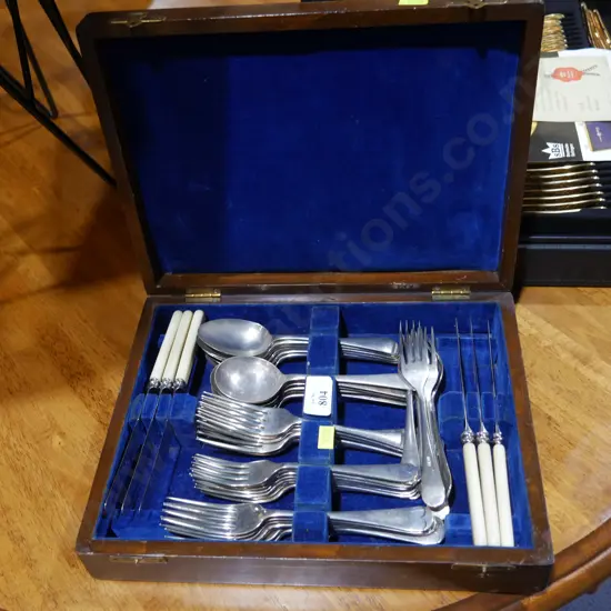 Cutlery set