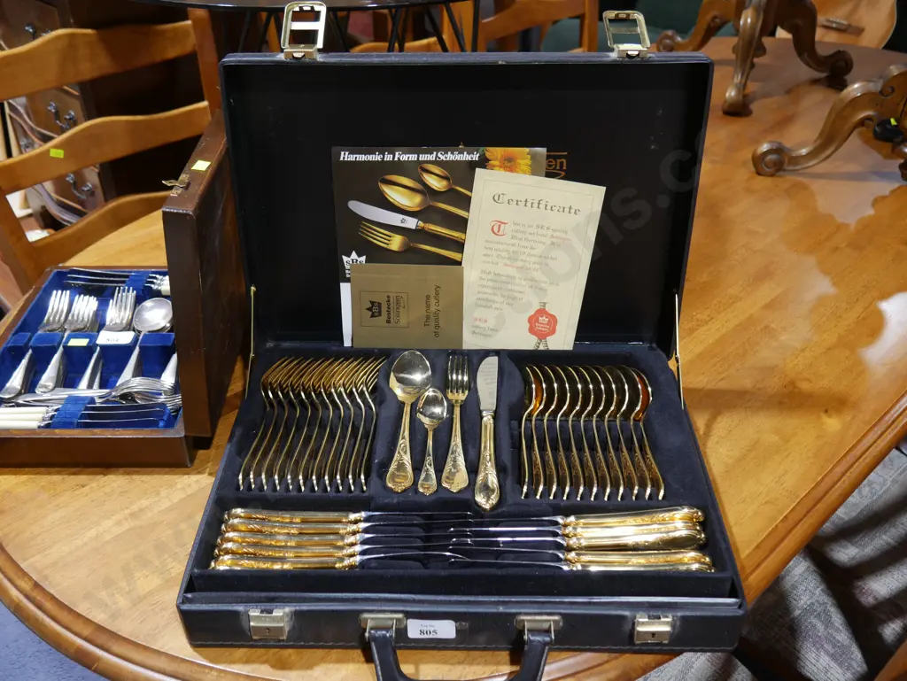 Gold plated cutlery set Image 1++