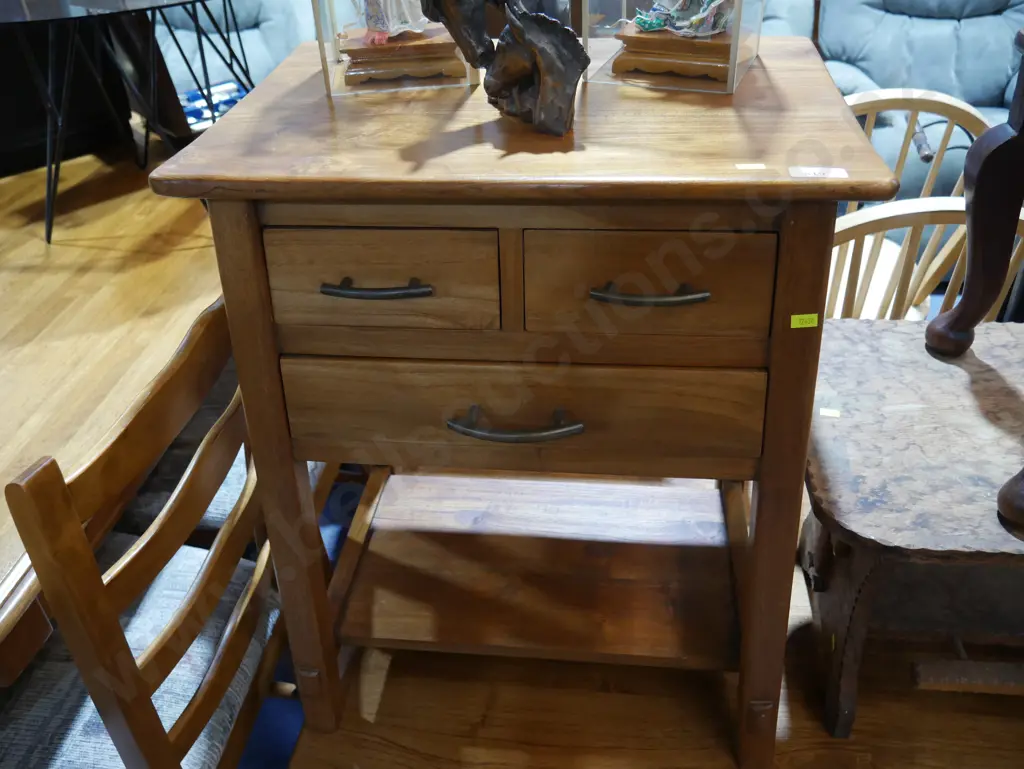 Bedside table Image 1++