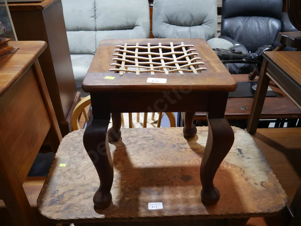 Stool Image 1++