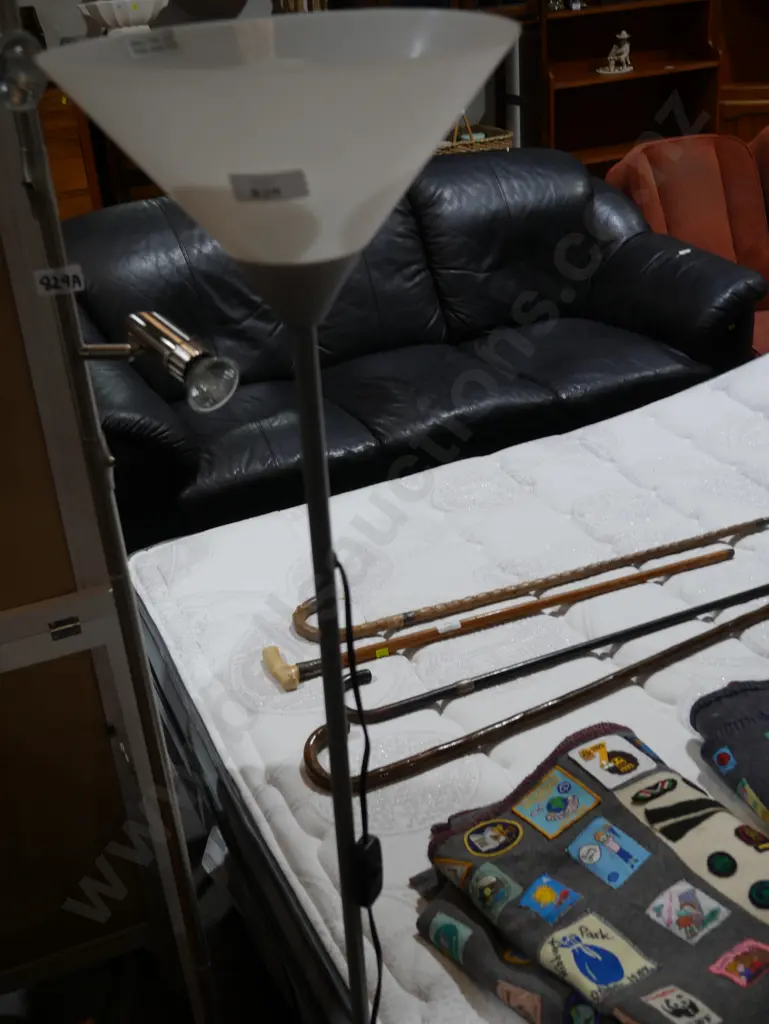 Floor lamp Image 1++