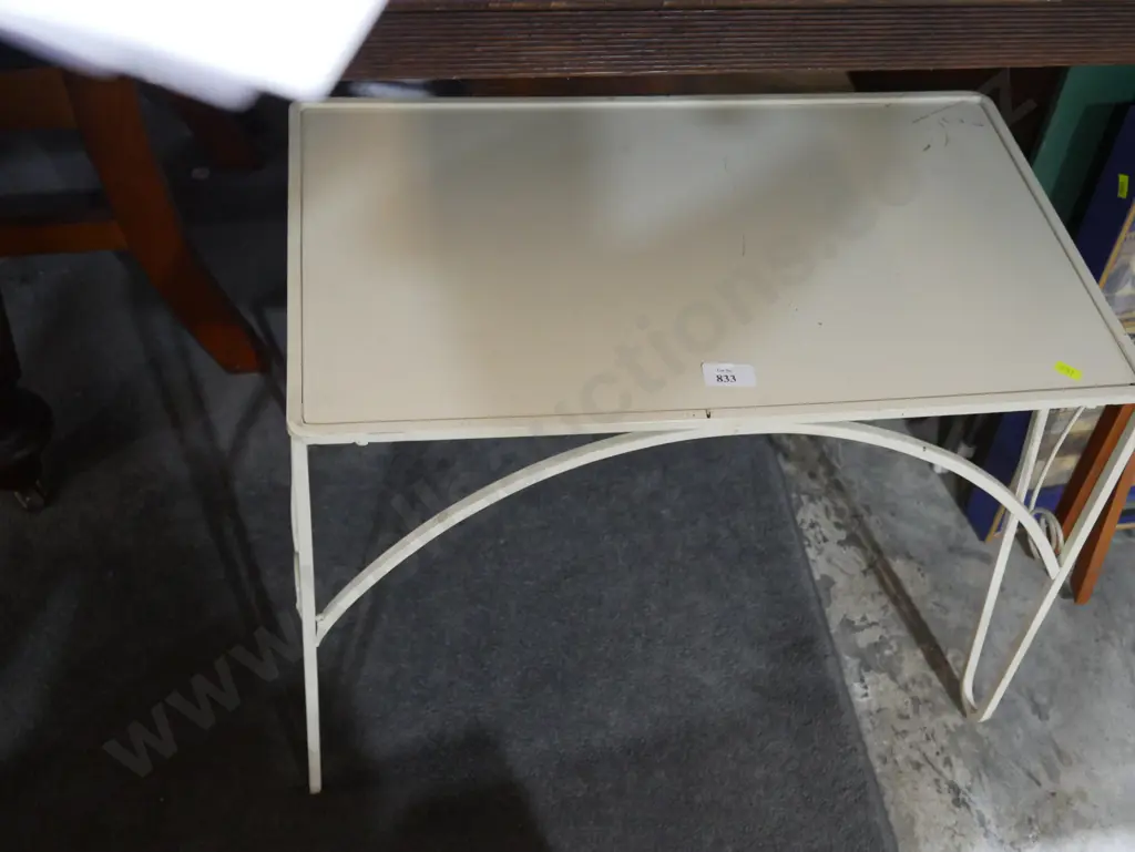 Metal table Image 1++
