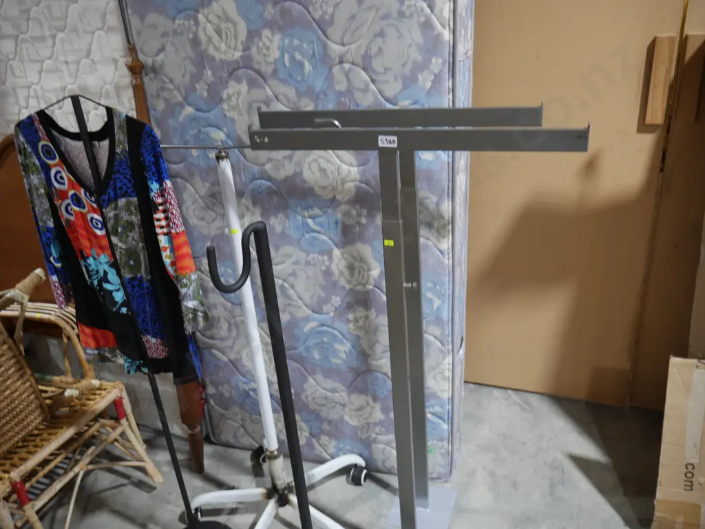 Clothes racks Image 1++
