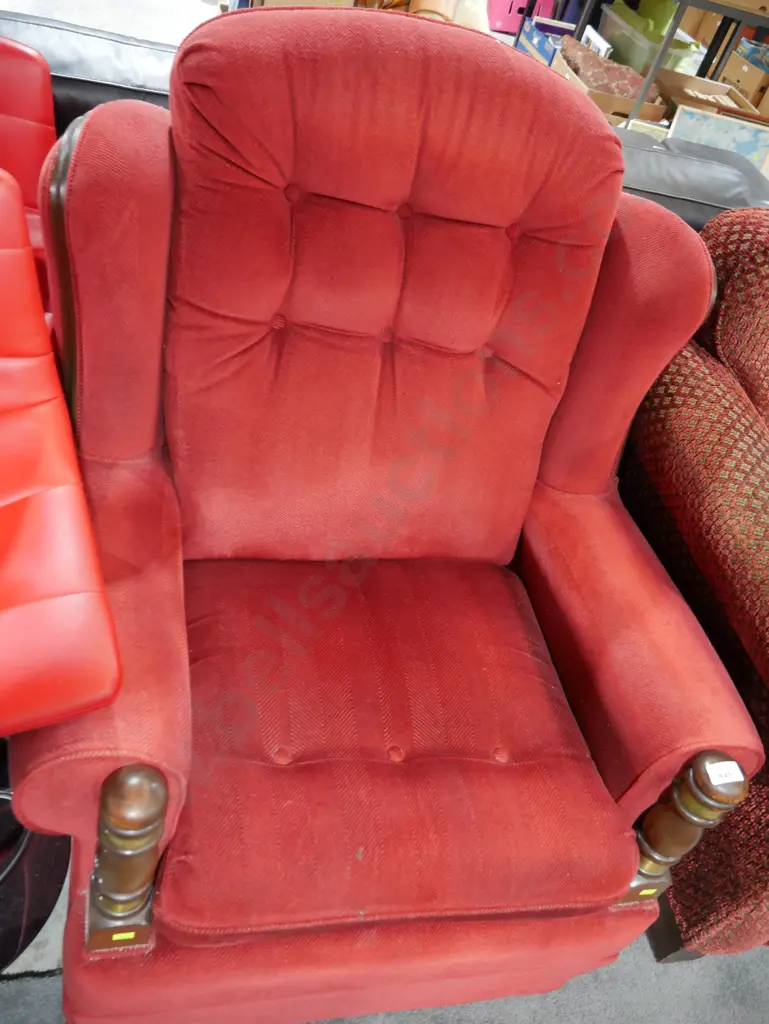 Red armchair Image 1++