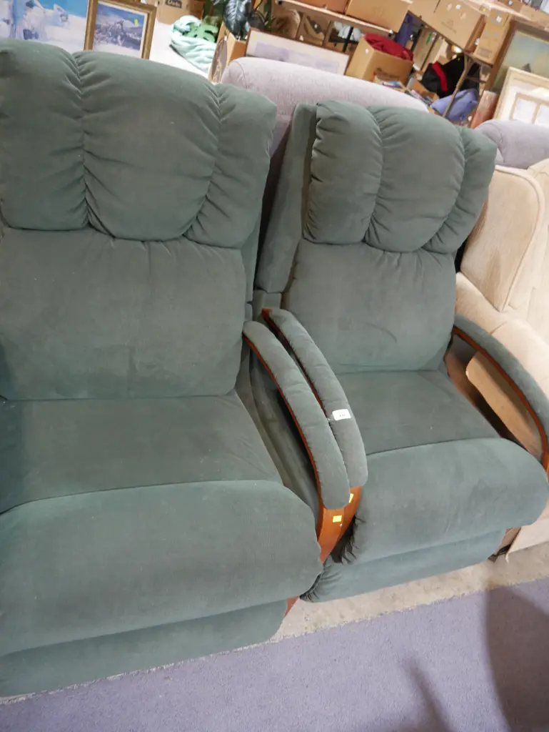 Pair of green lazboy recliner armchairs Image 1++