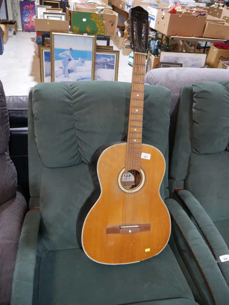Yamaha guitar Image 1++