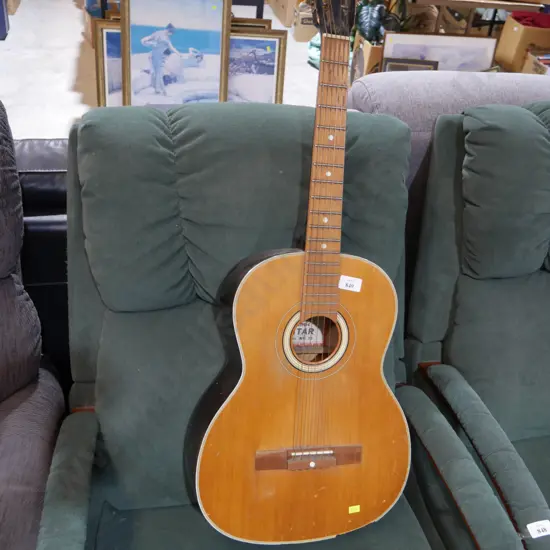 Yamaha guitar