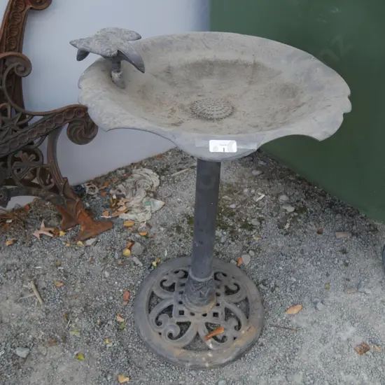 Plastic bird bath
