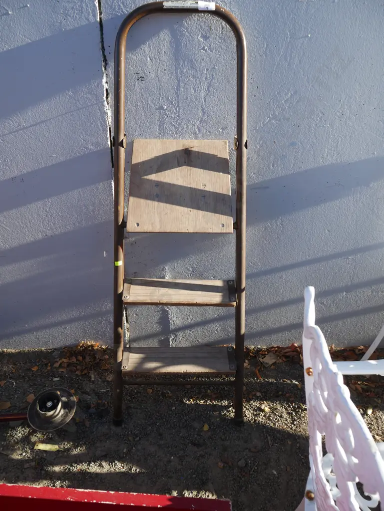 Step ladder Image 1++