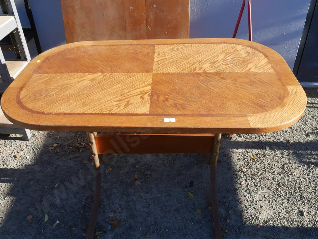 Dining table Image 1++