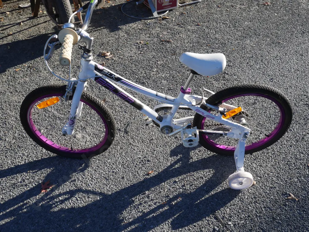 Child's bauer bike Image 1++