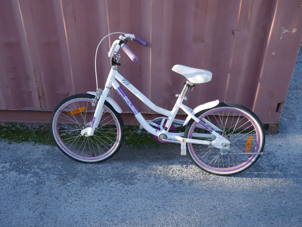 Child's bauer bike Image 1++