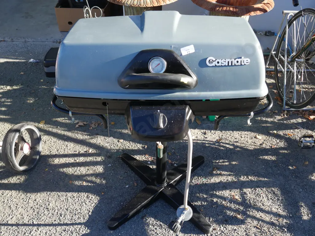Gasmate portable BBQ Image 1++