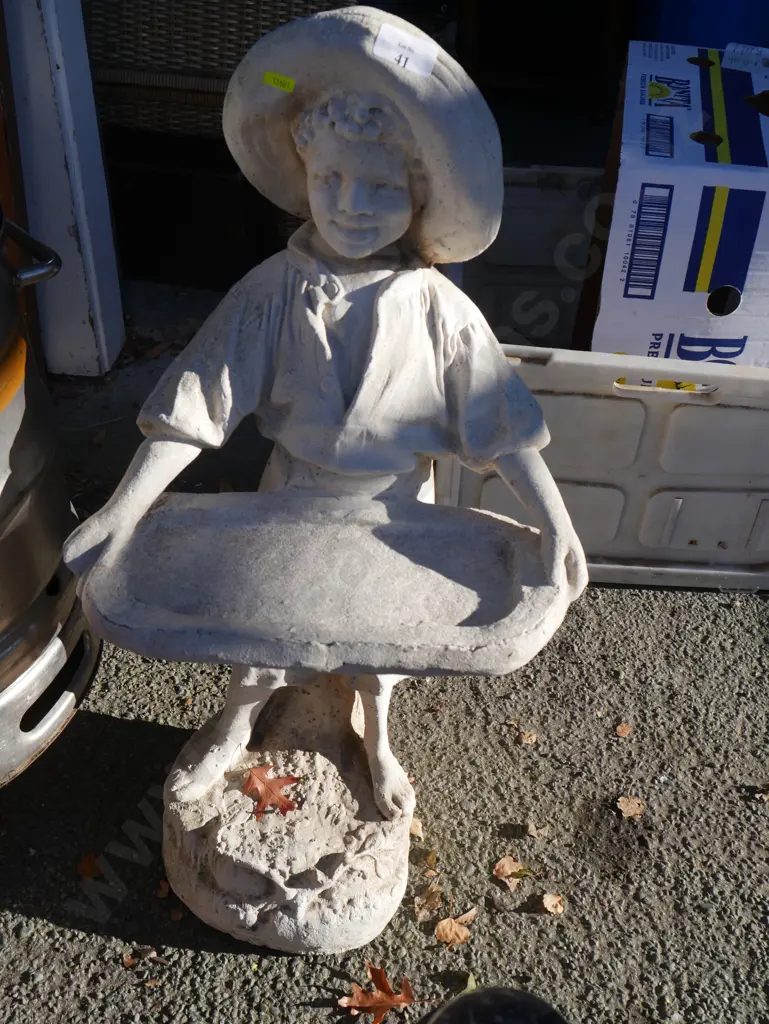 Tray boy garden ornament Image 1++