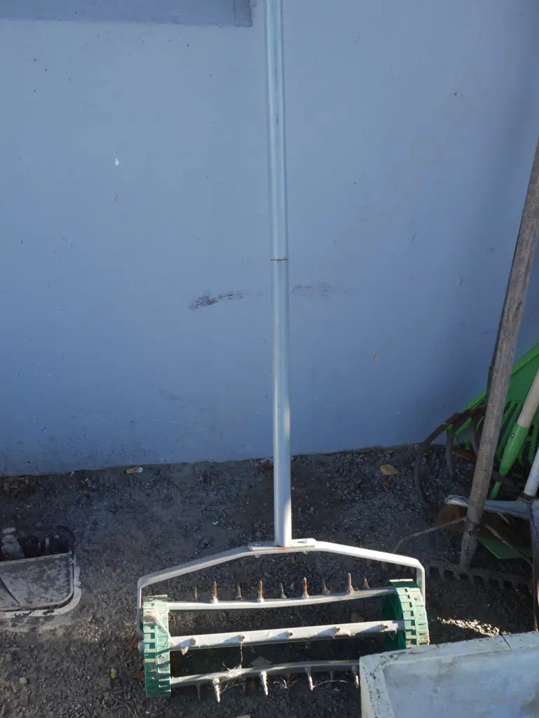 Lawn aerator Image 1++