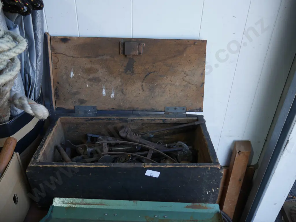 Black toolbox and contents Image 1++