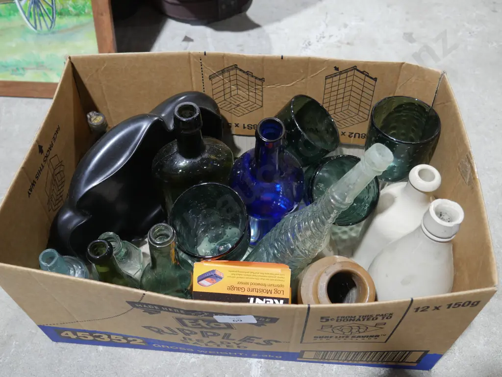 Assorted bottles etc Image 1++