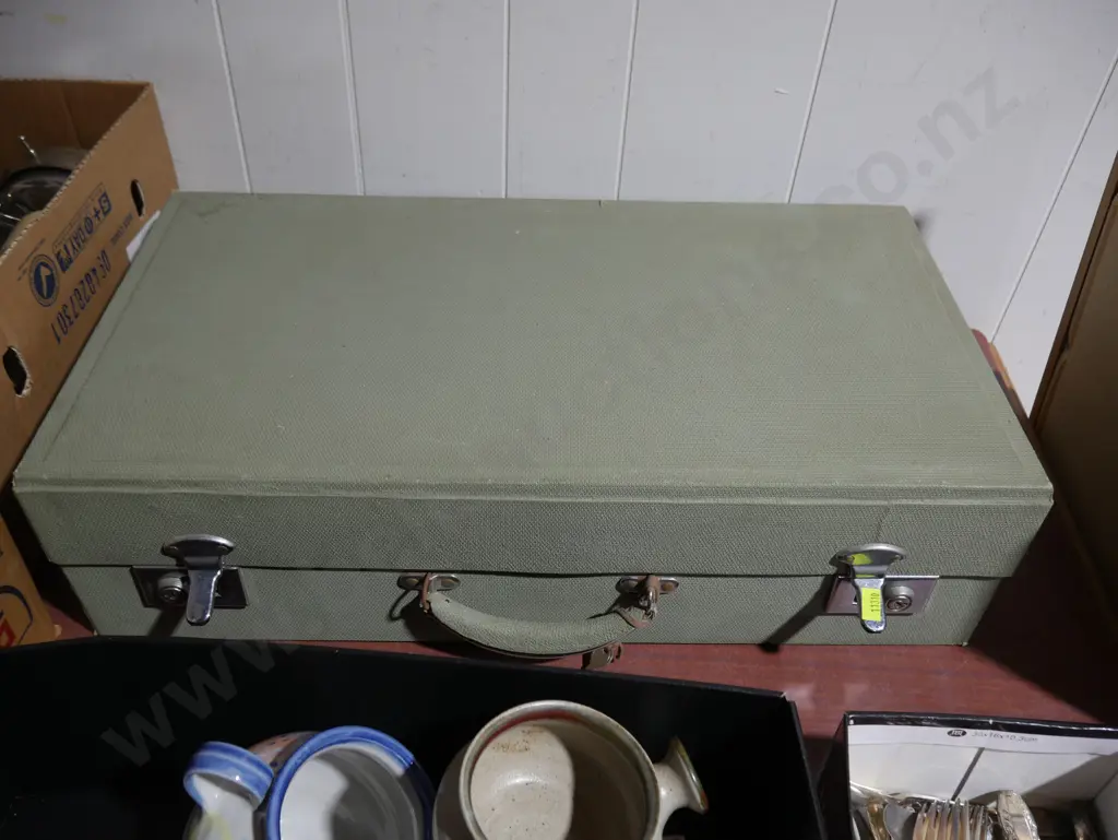 Vintage picnic case Image 1++