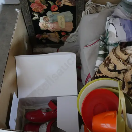 Child's shoes, linen etc