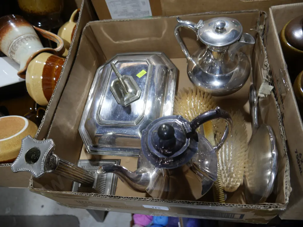 Box of ep wear etc Image 1++