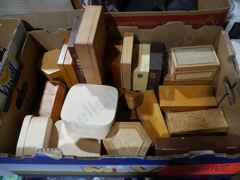Box of wooden boxes Image 1++