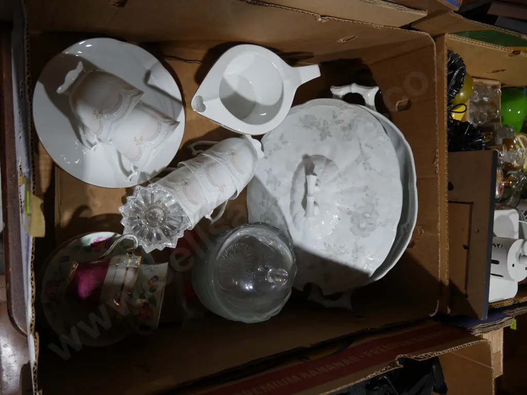 Teacups, serving dish etc Image 1++