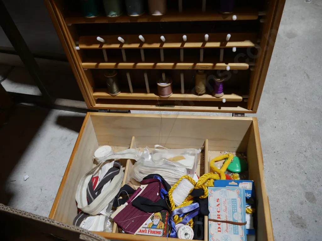 Sewing box Image 1++
