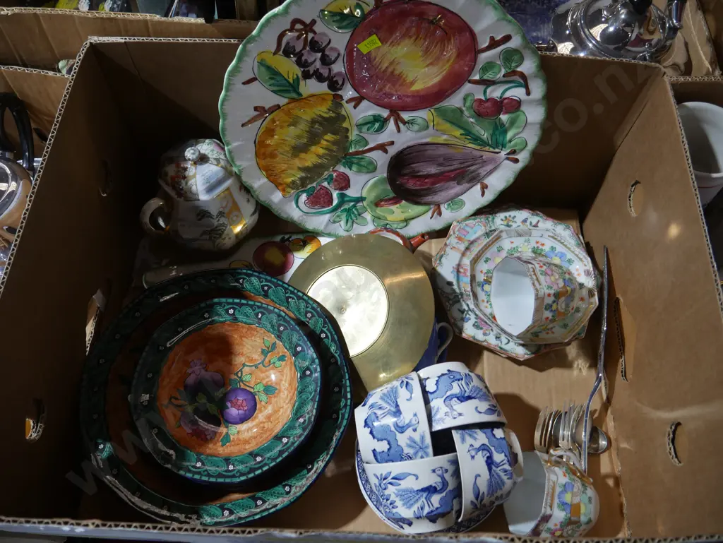 Serving dish, teapot etc Image 1++