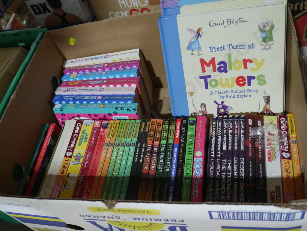 Box of children's books Image 1++